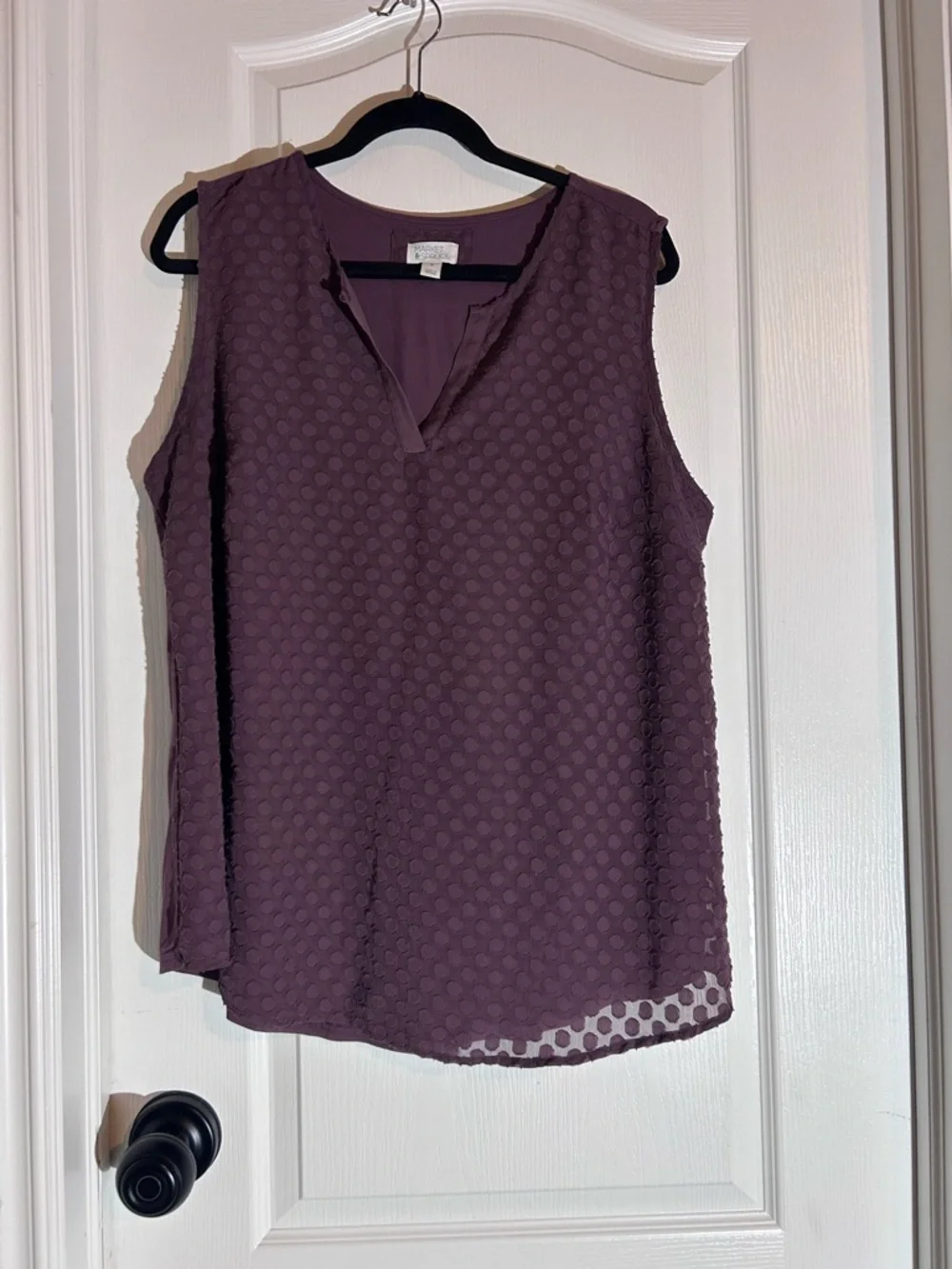Market & Spruce Sleeveless Textured V-Neck Camisole - Mauve - Picture 2 of 5